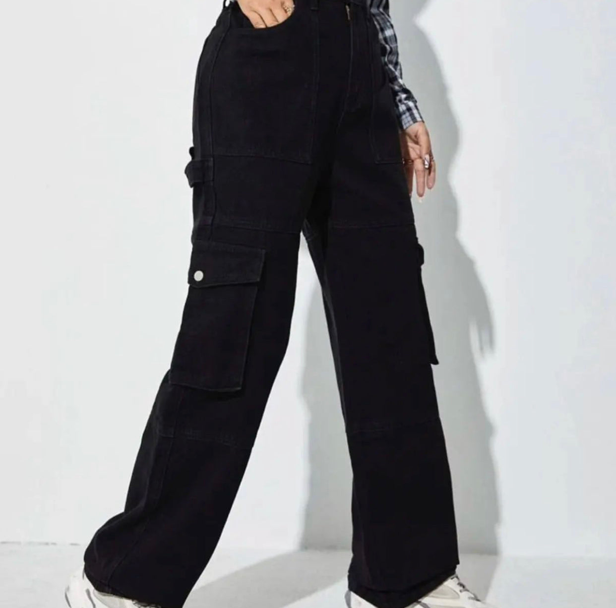 Flap Pocket buttoned Cargo Jeans