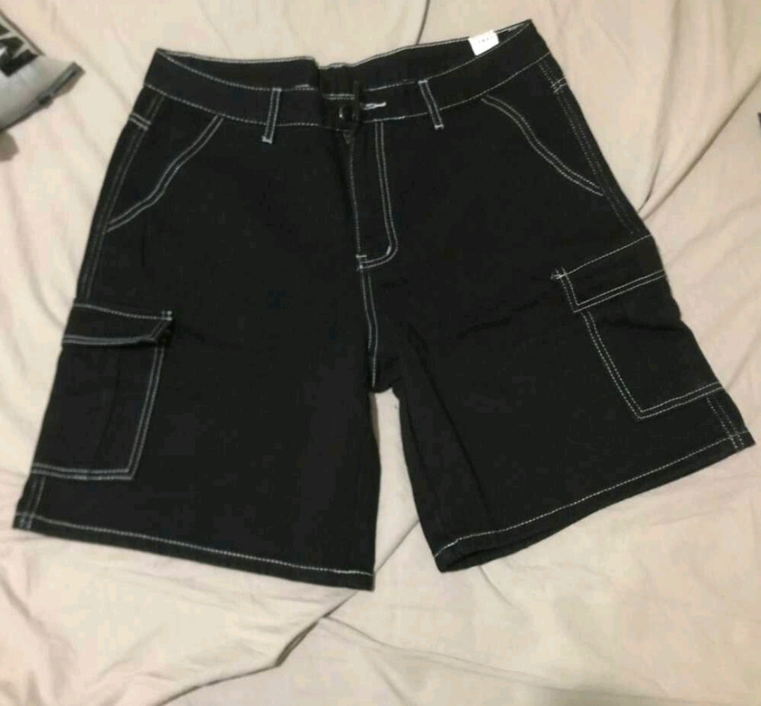 Contrast stitching shorts