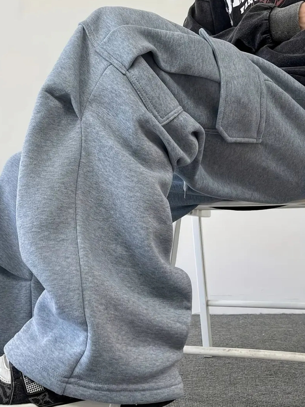 Wide leg pleated sporty cargo pant