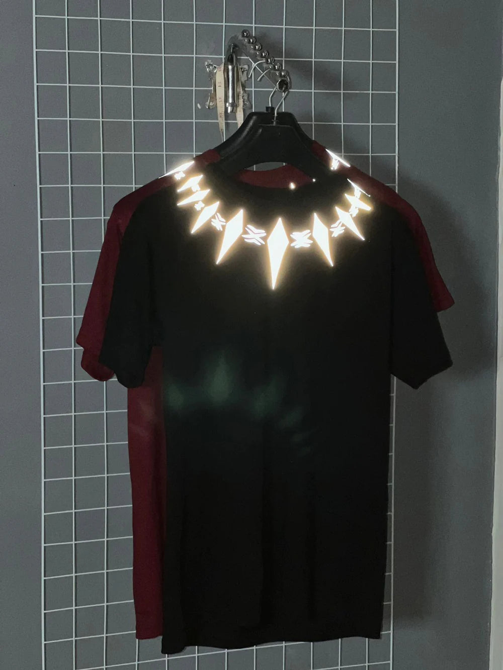 Reflective Neck Drop Shoulder T-shirt