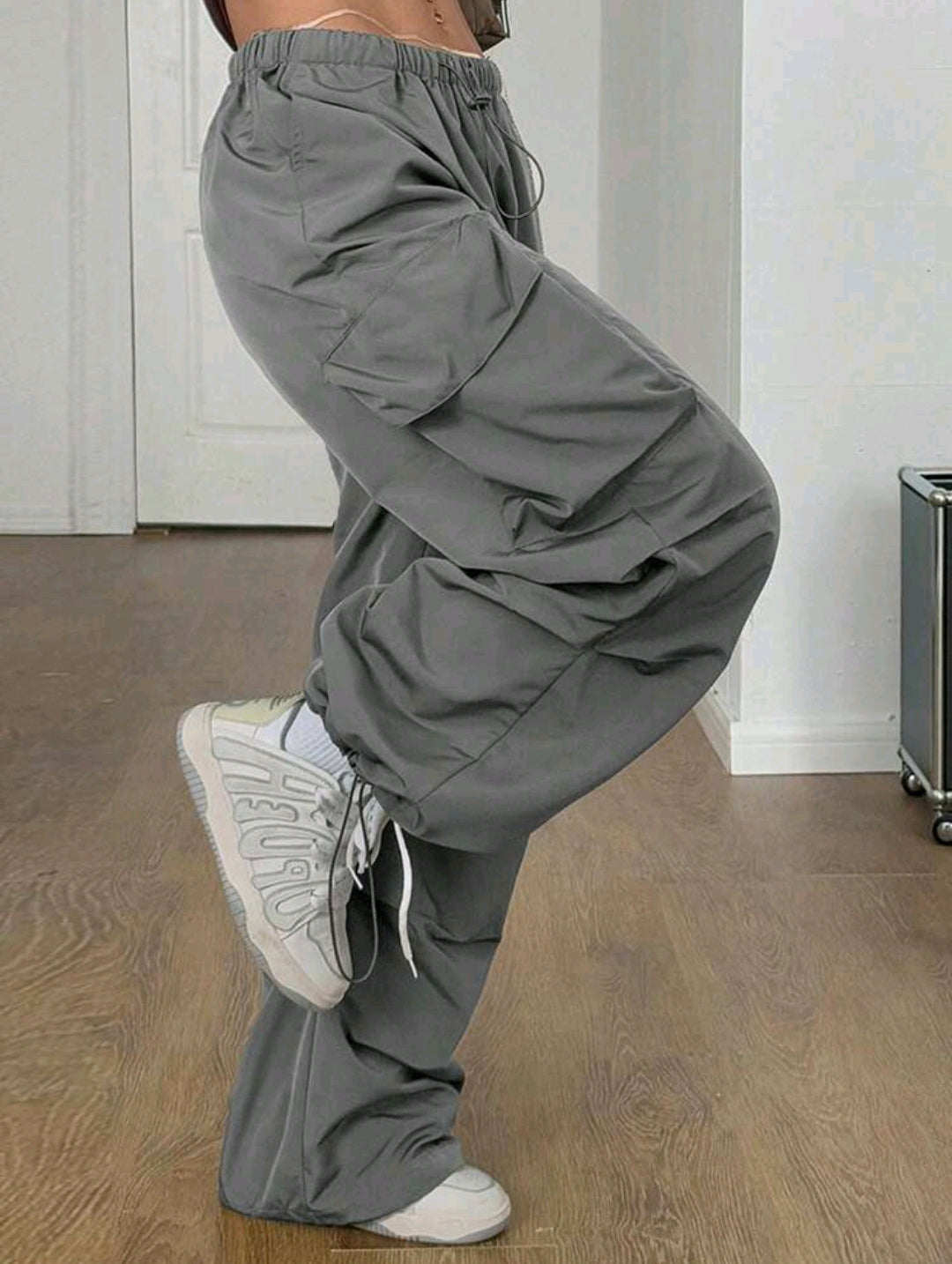 Wide leg pleated cargo